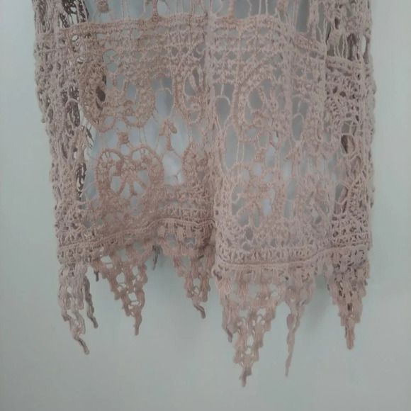 Crocheted Tan  Sleeveless Top, Fine Details - Picture 3 of 4